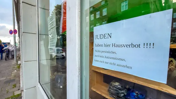 Ein Blatt Papier mit dem Text 