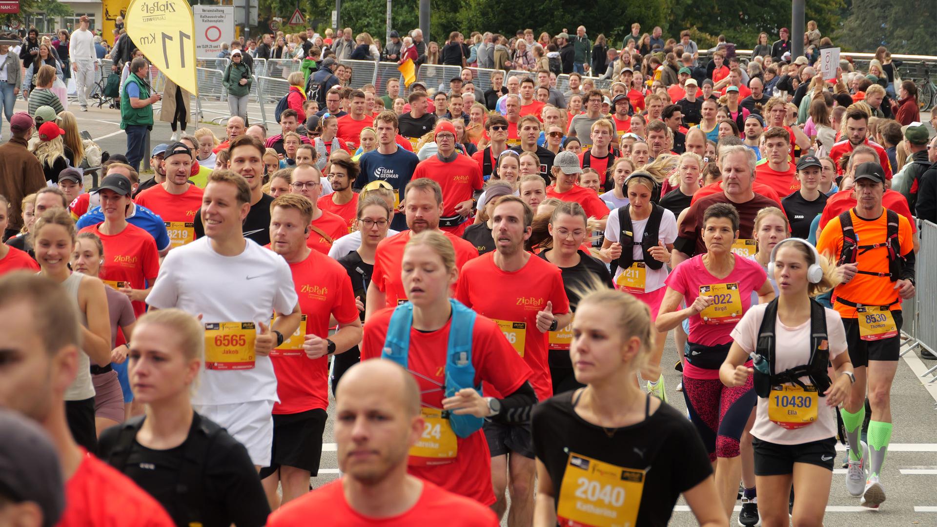 Kiel-Lauf 2025: Mehr als 11.000 Sportler mit dabei – Straßen gesperrt