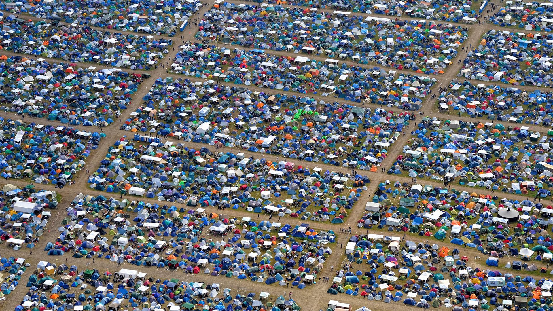Luftbild, Hurricane Festival, Zeltplatz, Scheeßel, Niedersachsen | picture alliance / imageBROKER | Holger Weitzel