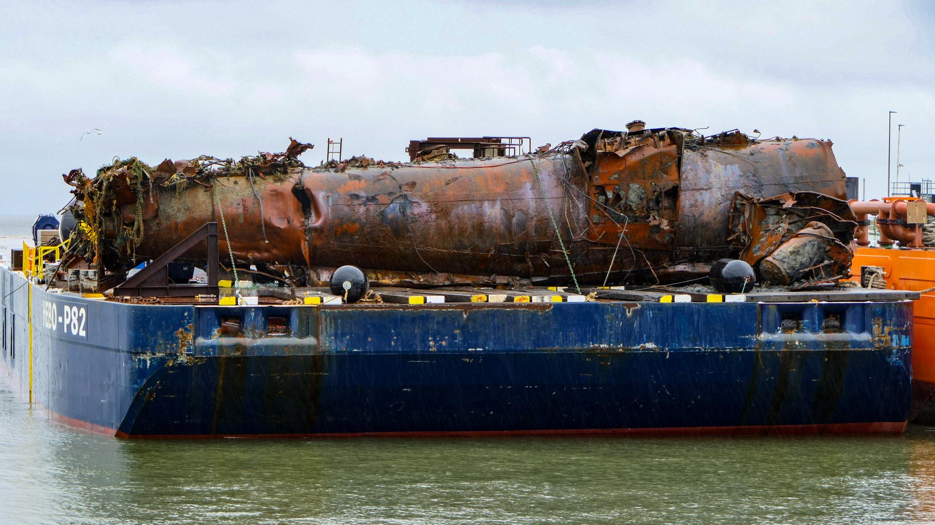 Ein mehr als 100 Jahre altes deutsches U-Boot-Wrack liegt im Hafen von Cuxhaven. | NDR, Sebastian Duden