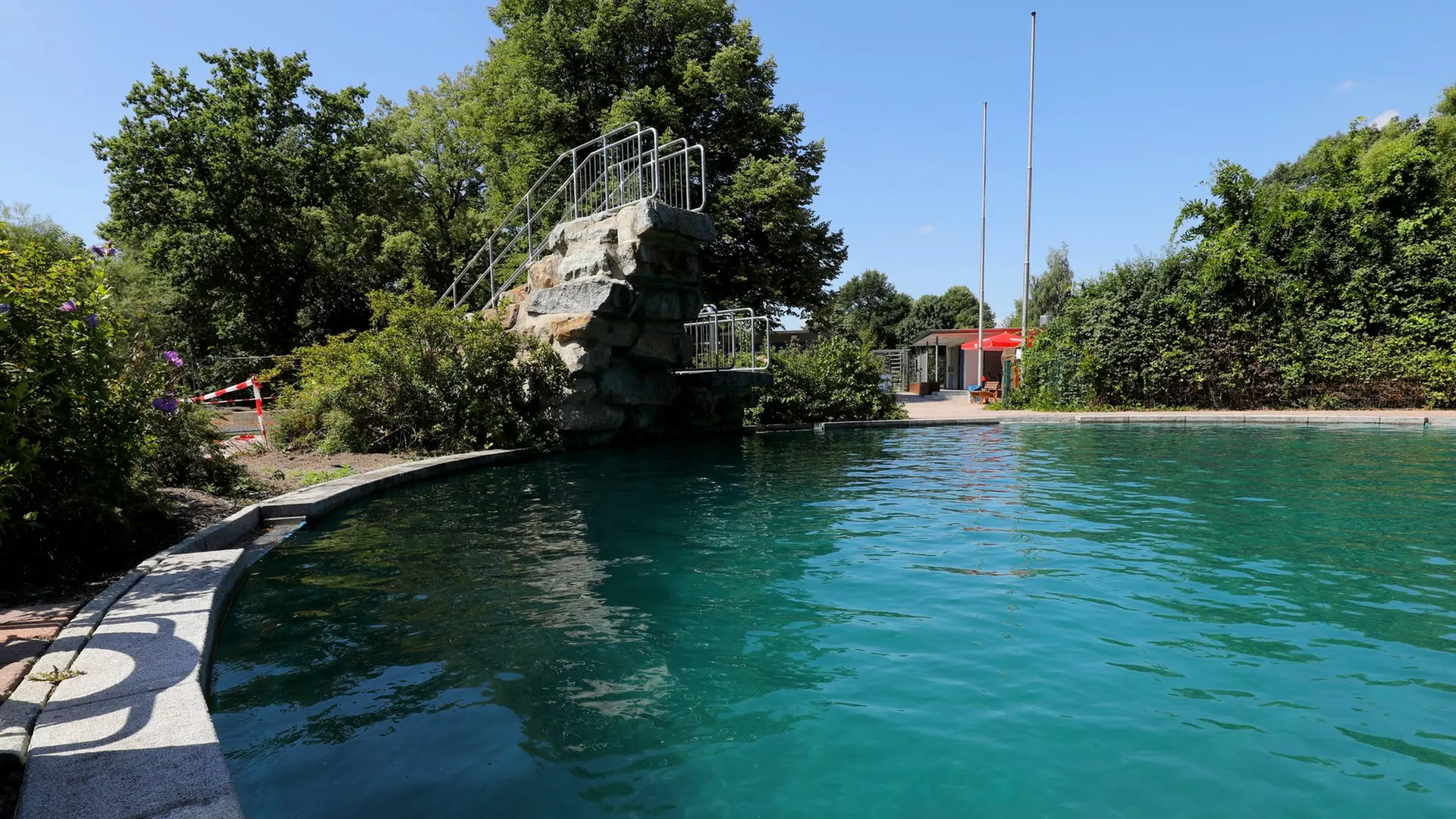 Hannover: Freibad wegen Kolibakterien geschlossen