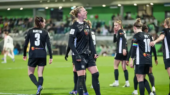 Wolfsburgs Alexandra Popp bejubelt ihren Treffer