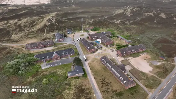 Eine Luftbildaufnahme der Jugendherberge in List auf Sylt
