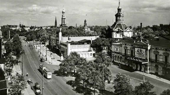 Spielbudenplatz mit Trichter im Jahr 1938