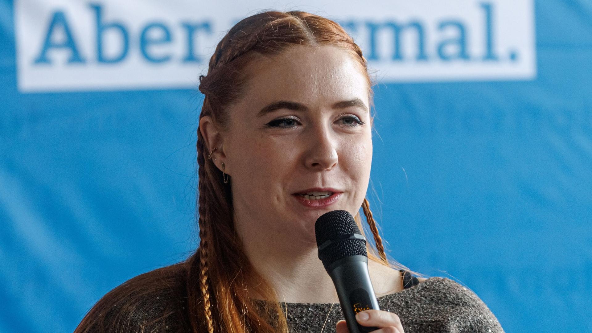 Julia Gehrckens | picture alliance/dpa | Markus Scholz