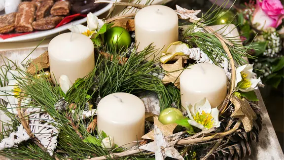 Adventskränze selber machen: Ideen für kreative Weihnachtsdeko