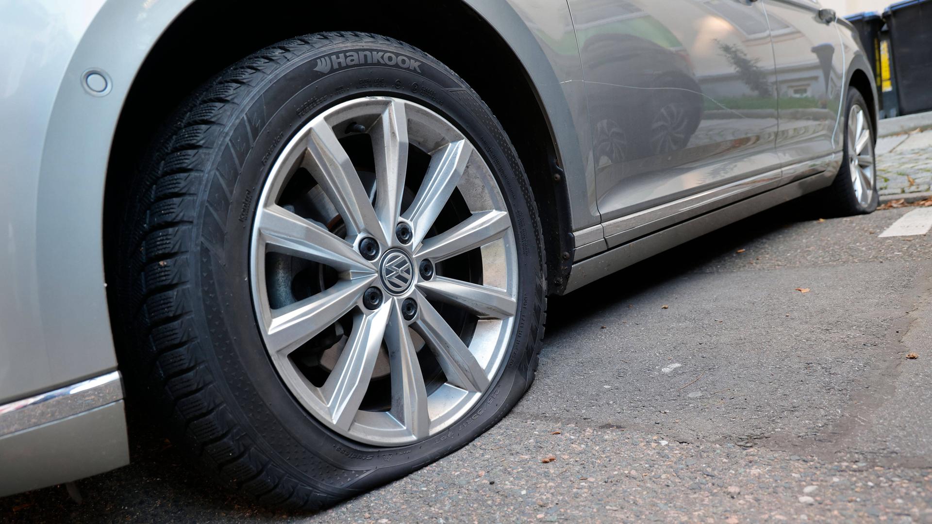 Zahlreiche Reifen in Rostock zerstochen