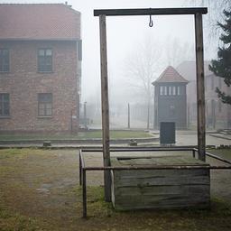 Galgen auf dem Gelände des Stammlagers Auschwitz