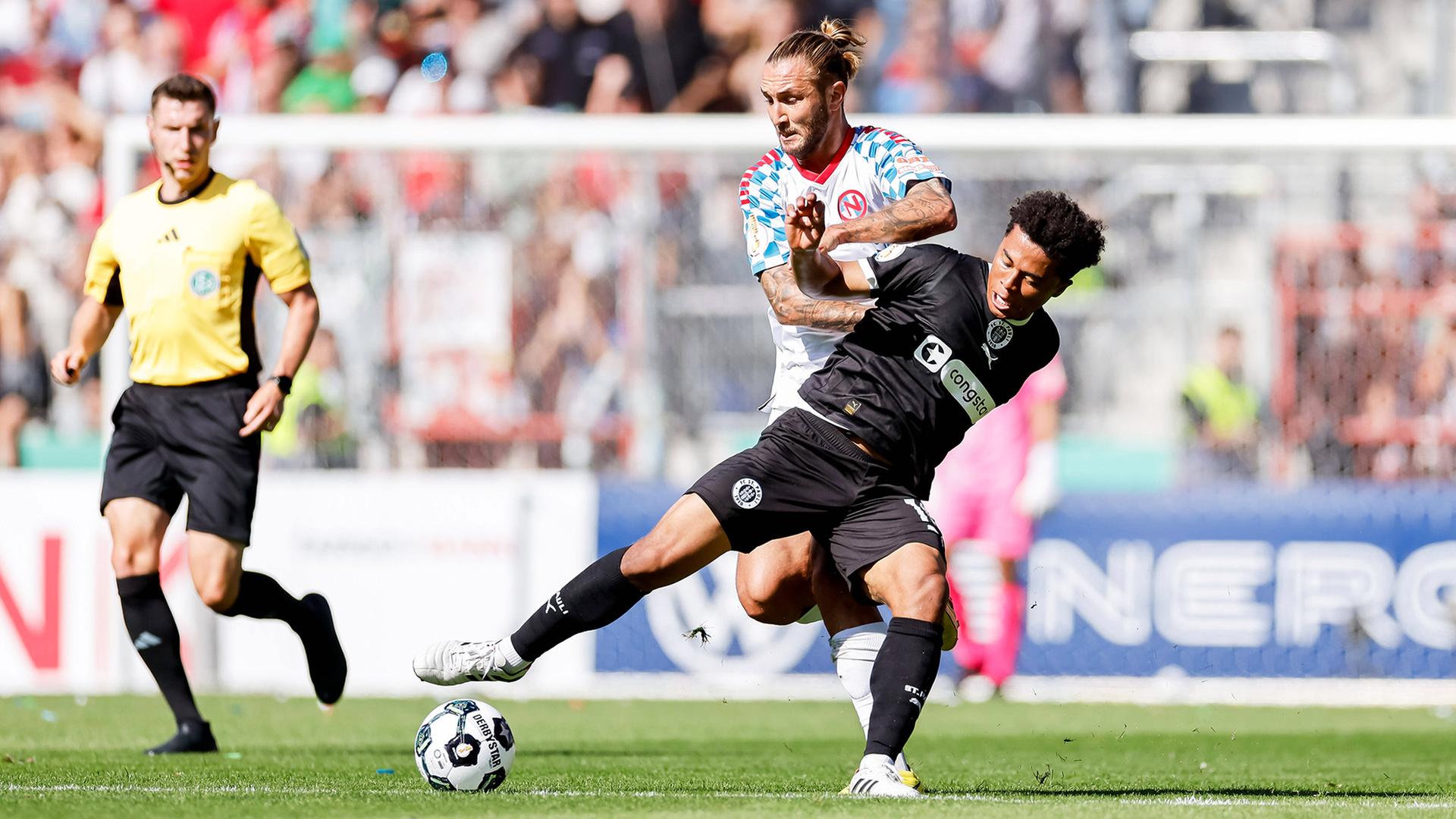 DFB-Pokal: St. Pauli zittert sich gegen Eintracht Norderstedt weiter