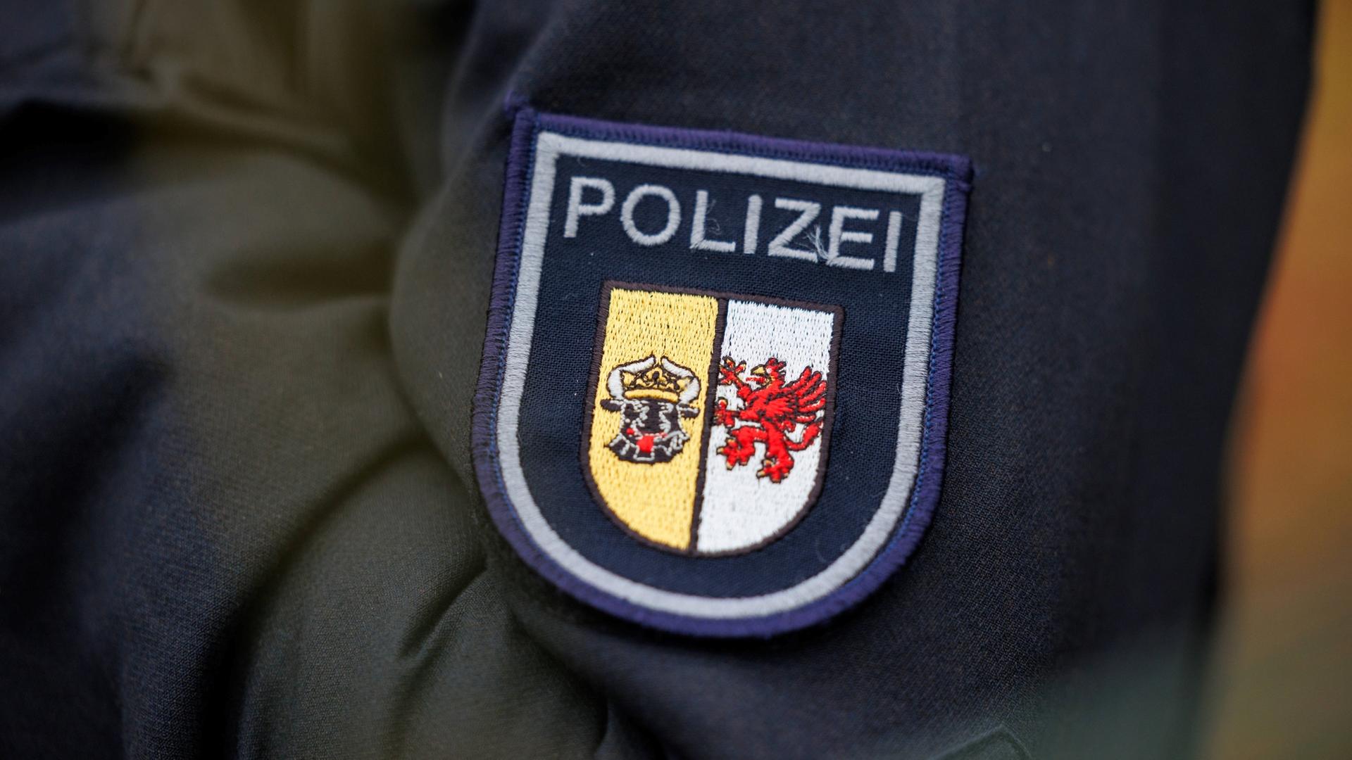 Frau schlägt Mann mit Bratpfanne: Polizeieinsatz in Rostock