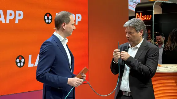 Robert Habeck spricht bei der Hannover Messe.
