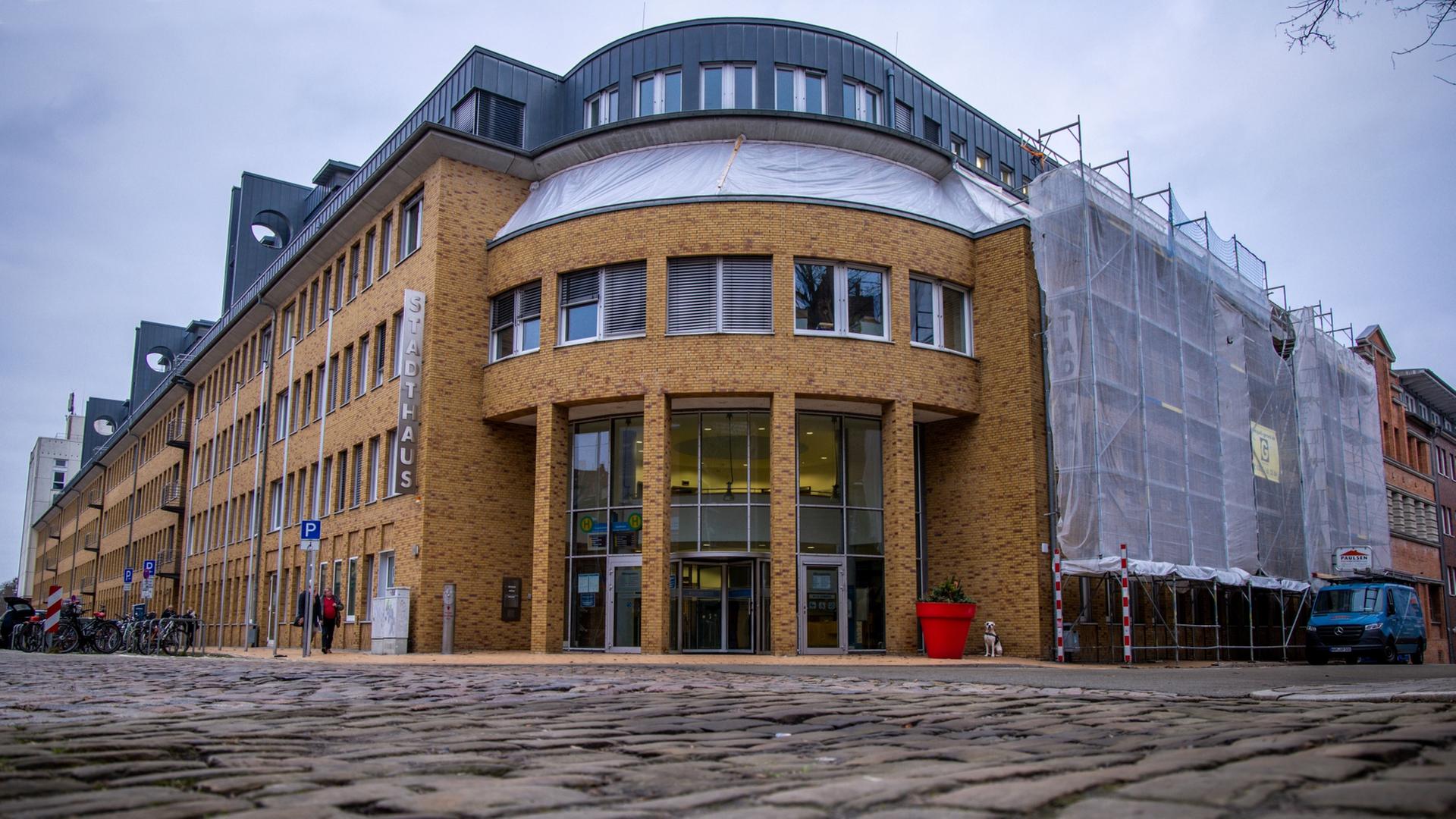 Millionen-Defizit: Schwerin verhängt Haushaltssperre