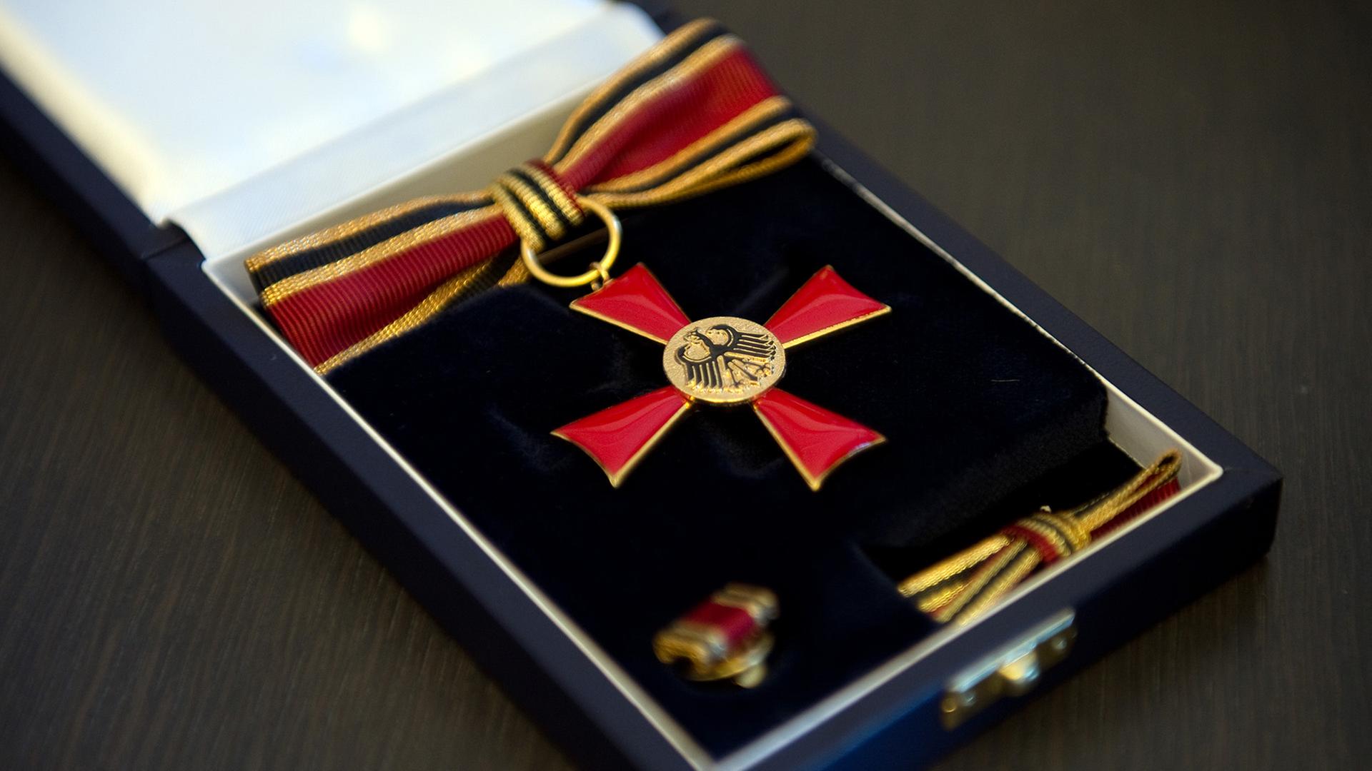 Ein Bundesverdienstkreuz | picture alliance / dpa, Britta Pedersen