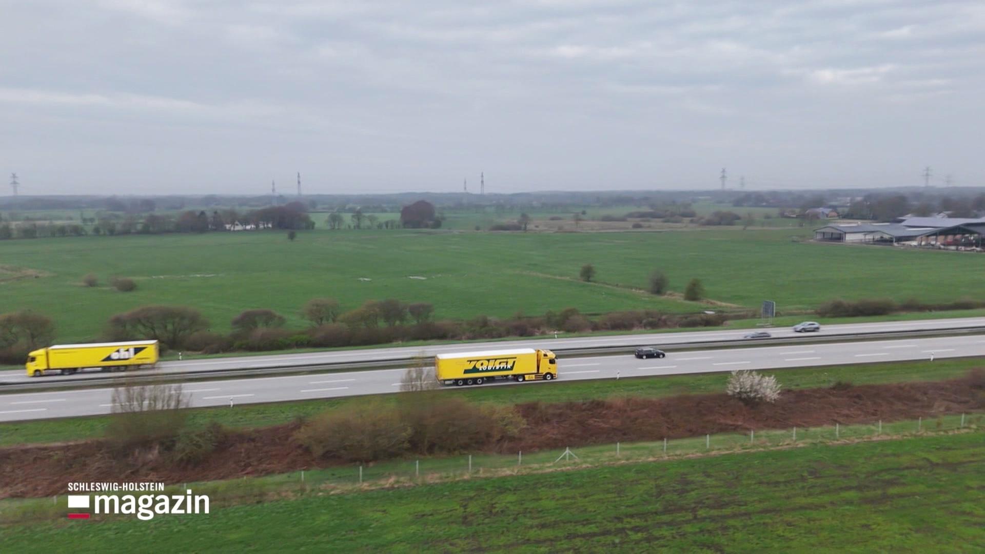 Ein LKW auf der Autobahn. | Screenshot