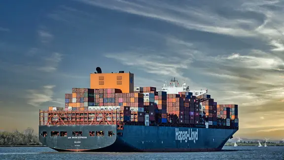 Ein Frachter der Hamburger Reederei Hapag-Lloyd.