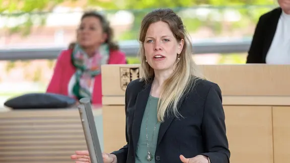 Cornelia Schmachtenberg (CDU), Landtagsabgeordnete, spricht im Landtag.