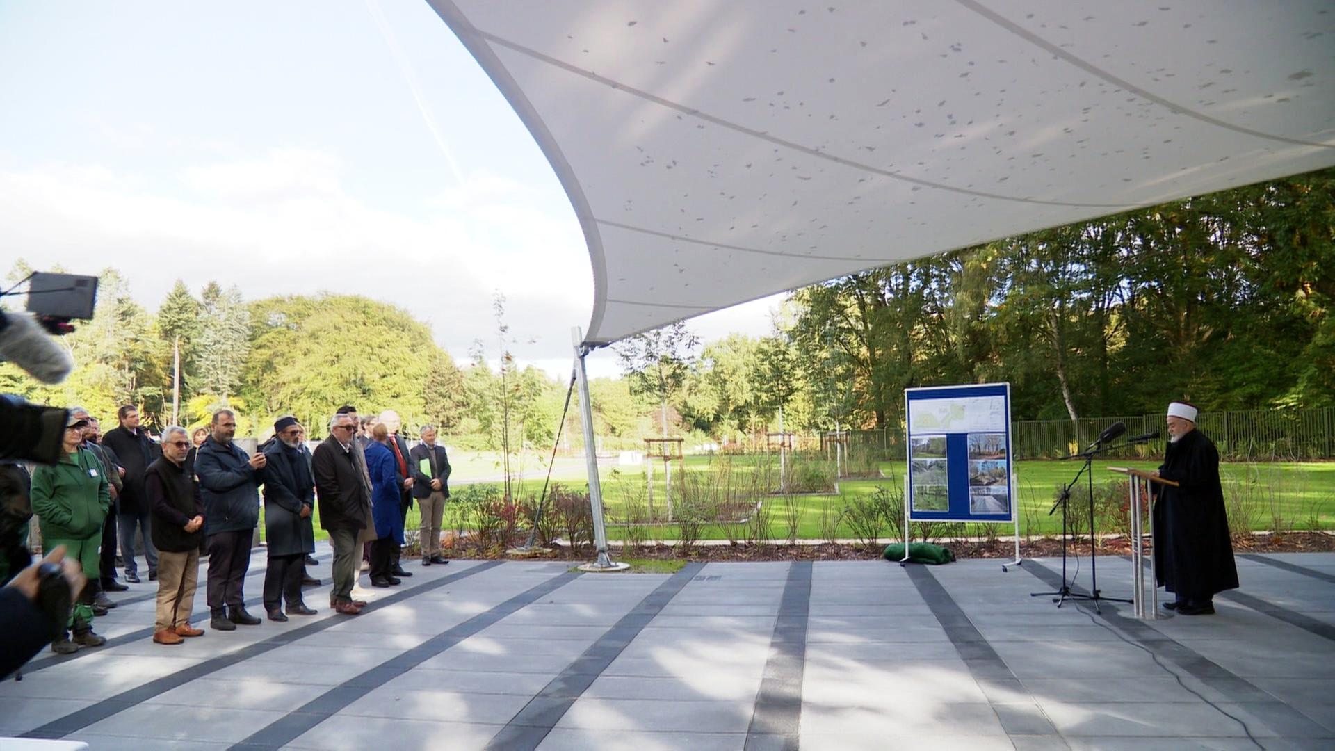 Neue muslimische Grabstätte auf Öjendorfer Friedhof eingeweiht