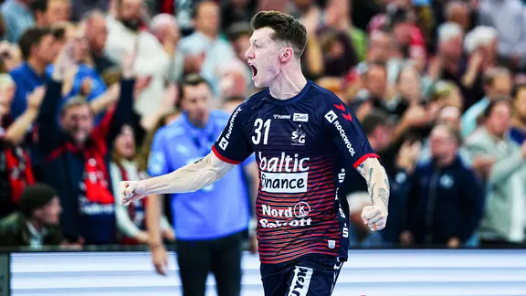 Flensburgs Emil Manfeldt Jakobsen jubelt.