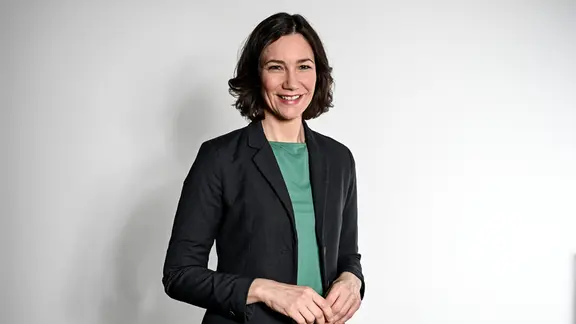 Anne Spiegel wird 2022 Bundesministerin für Familie, Senioren, Frauen und Jugend. | picture-alliance/dpa/dpa-Zentralbild | Britta Pedersen Anne Spiegel wird 2022 Bundesministerin für Familie, Senioren, Frauen und Jugend.