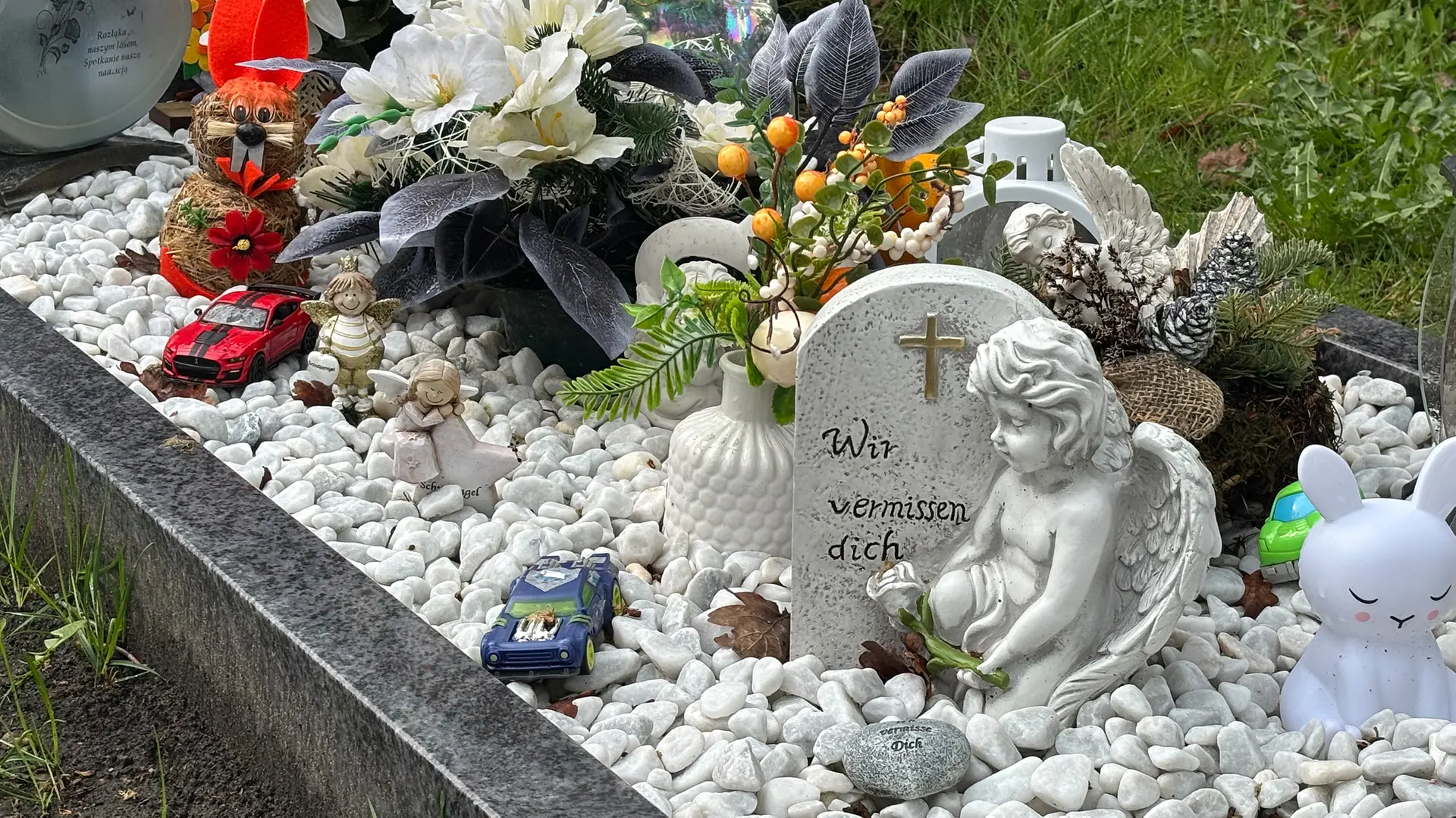 Beisetzung von Sternenkindern: Bestatterin hilft trauernden Eltern