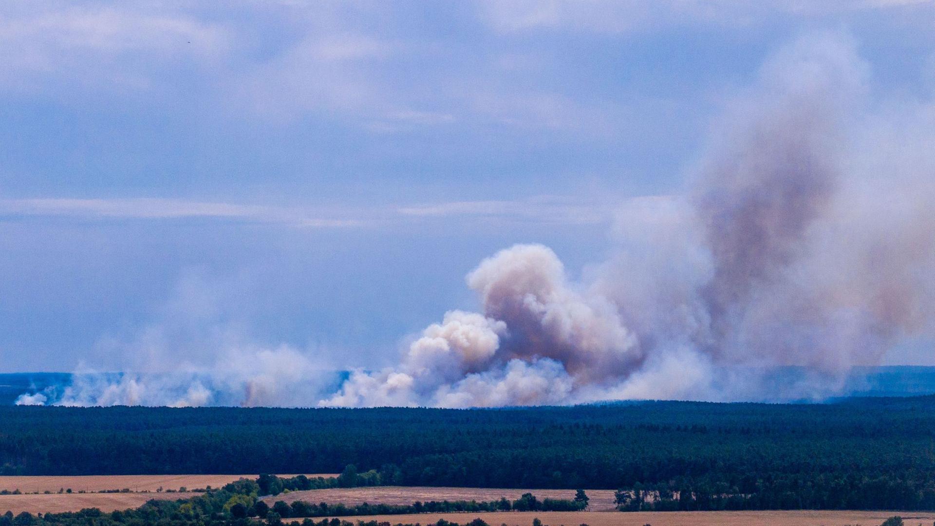 Waldbrand im Müritz-Nationalpark: Feuerwehr kämpft weiter