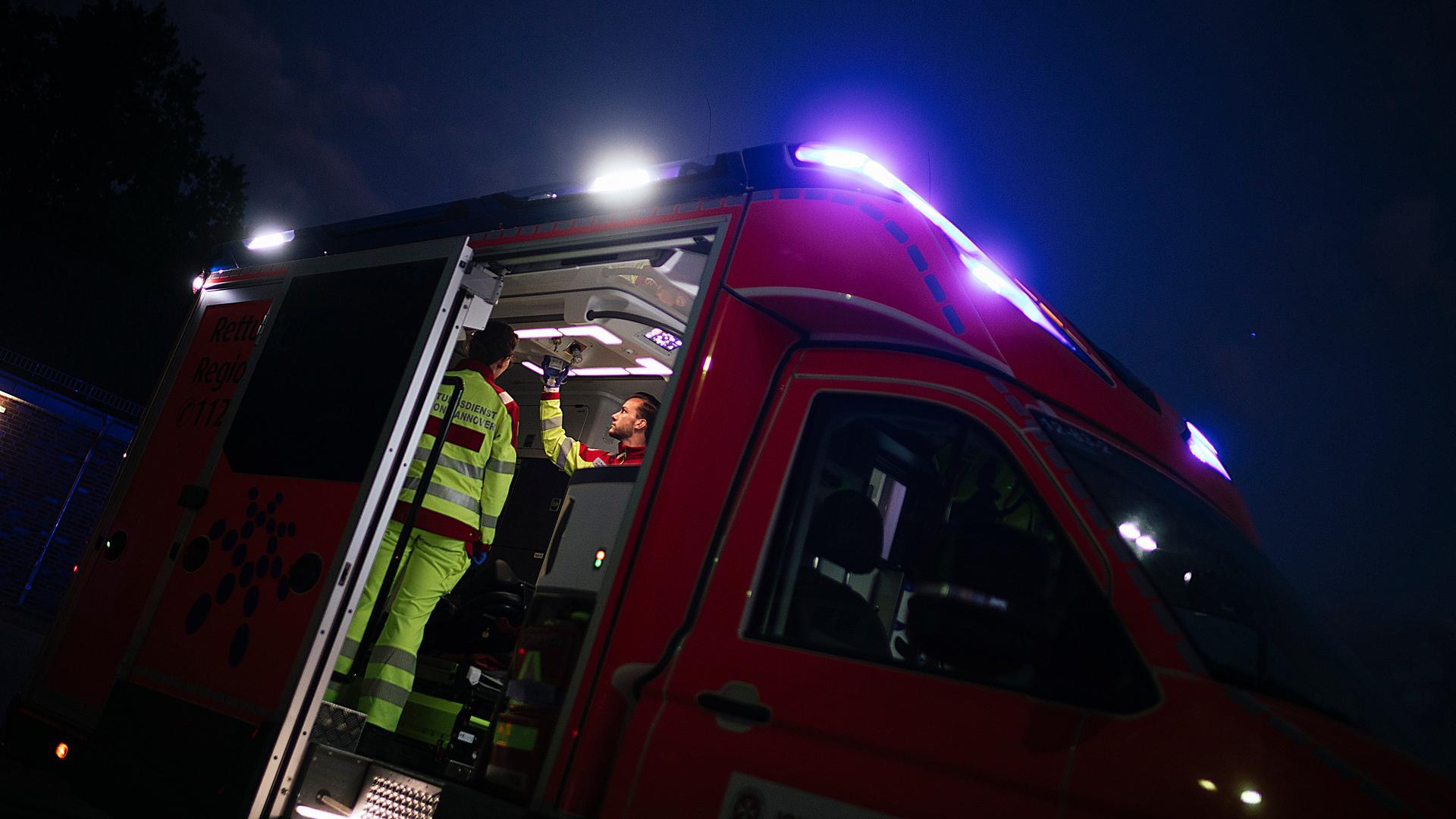 Feuer in Mehrfamilienhaus: Mann auf St. Pauli verletzt