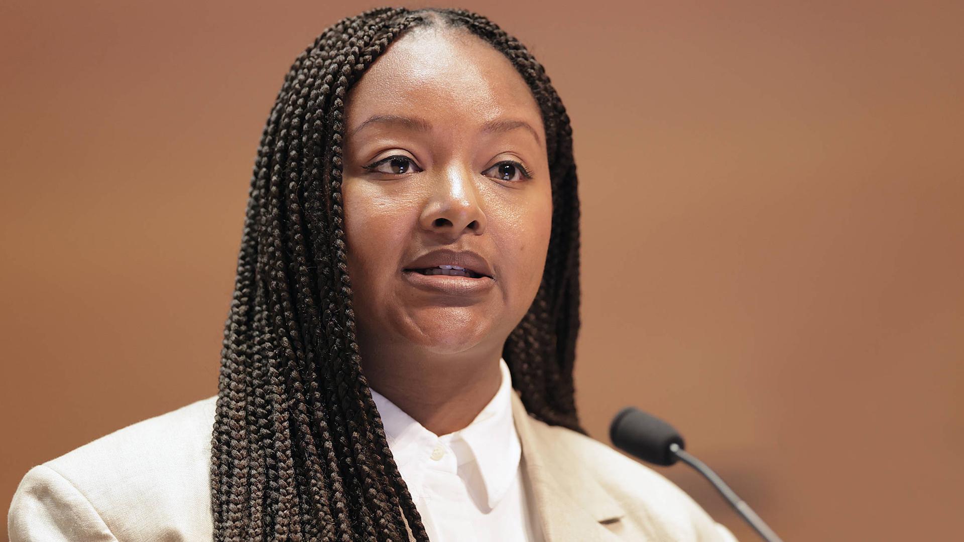 Aminata Touré kritisiert die geplante Pflegereform