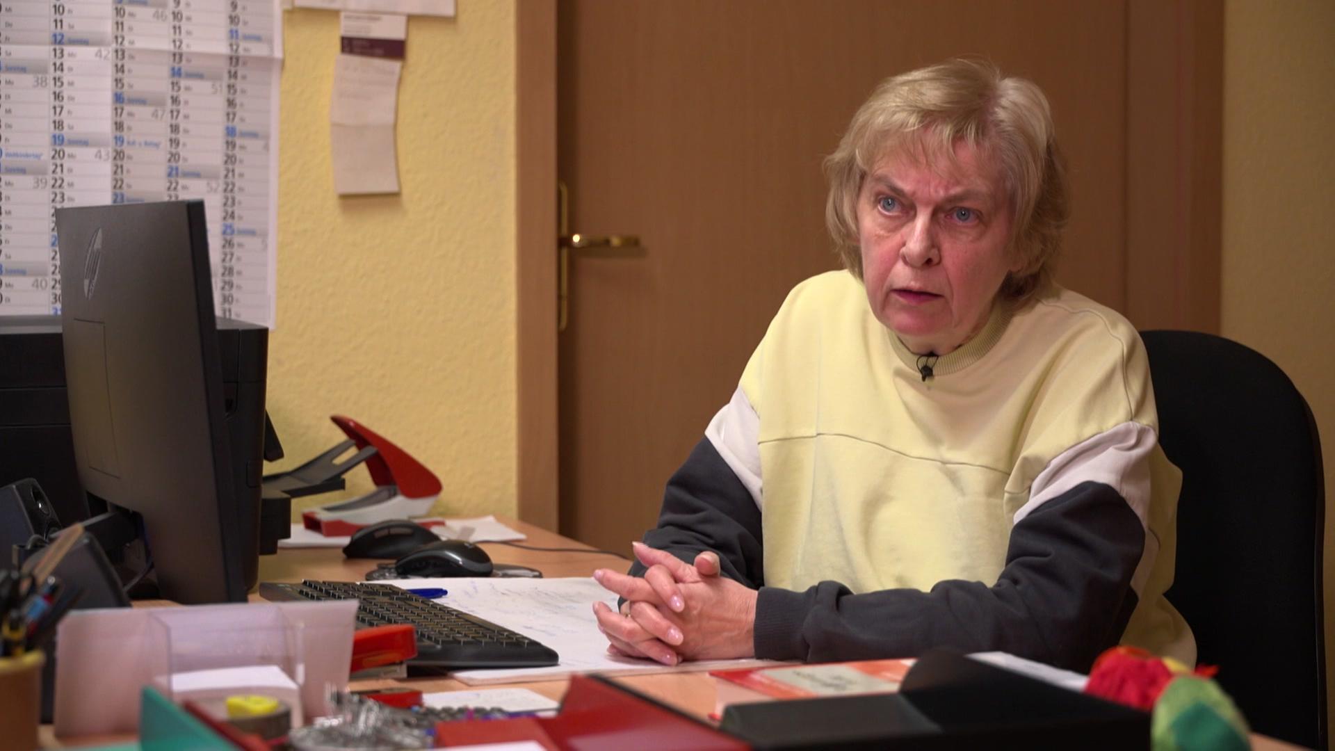 Die Berufsbetreuerin Karola Bergmann aus Langlingen bei Celle. | NDR