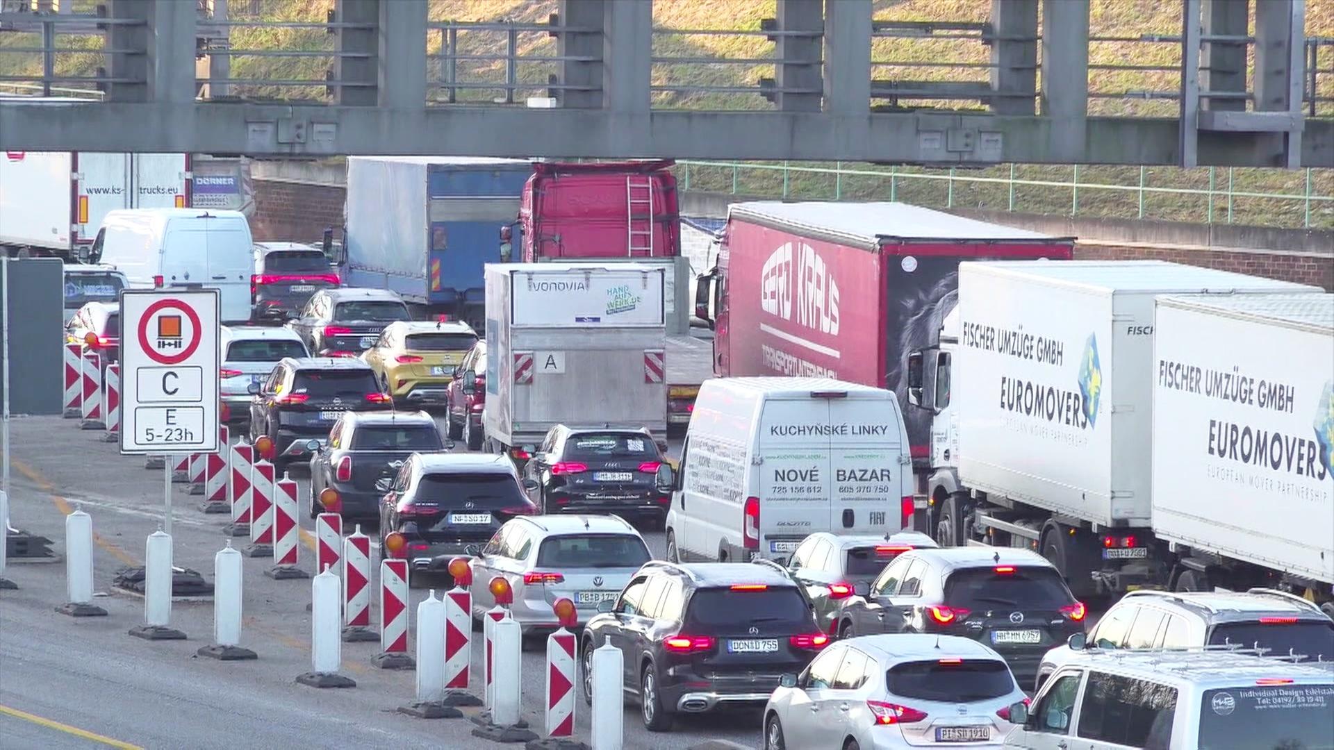 Warnstreik am Elbtunnel beendet – immer noch Staus in Hamburg