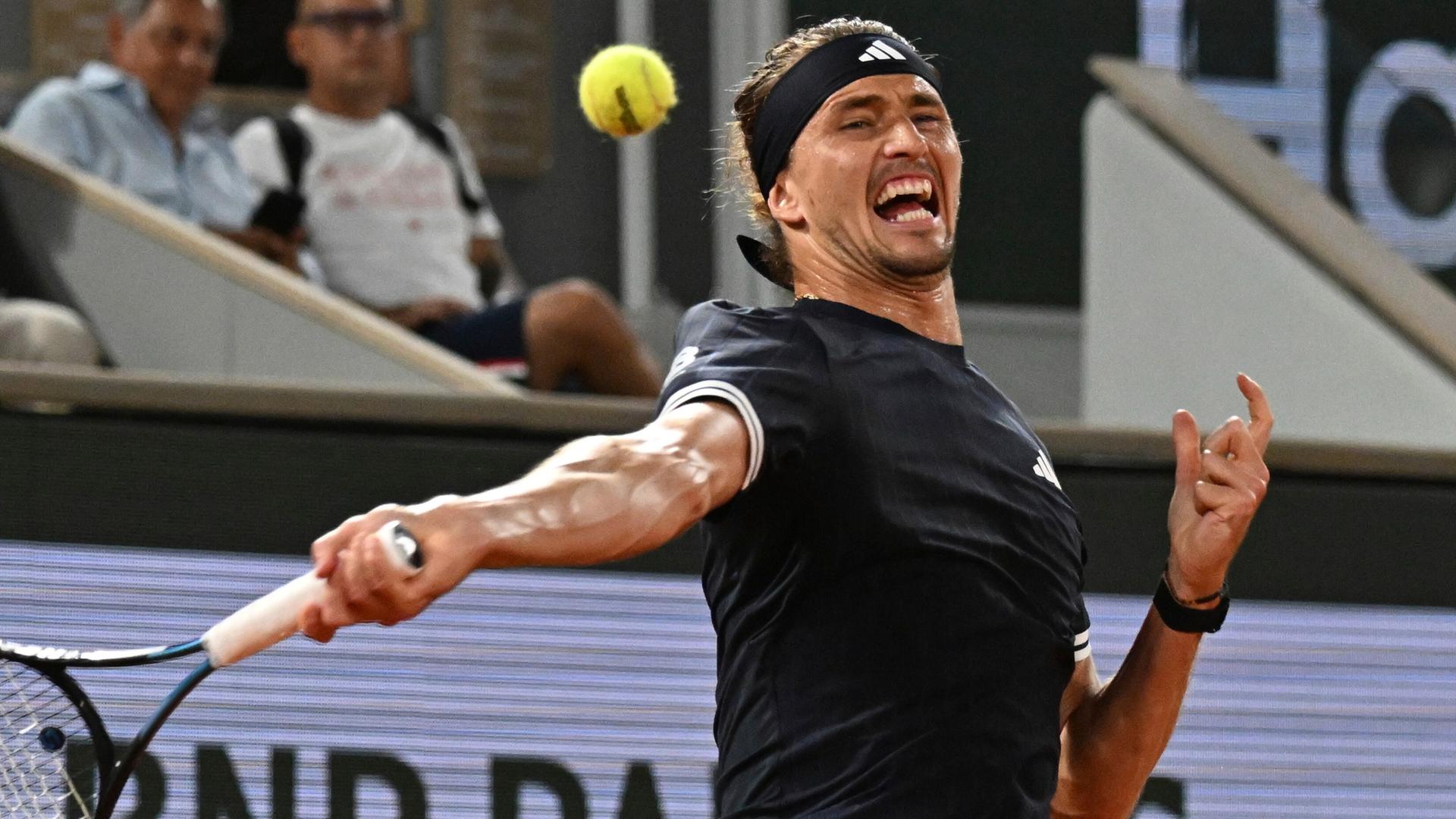 Zverev schlägt Halys und steht im French-Open-Achtelfinale