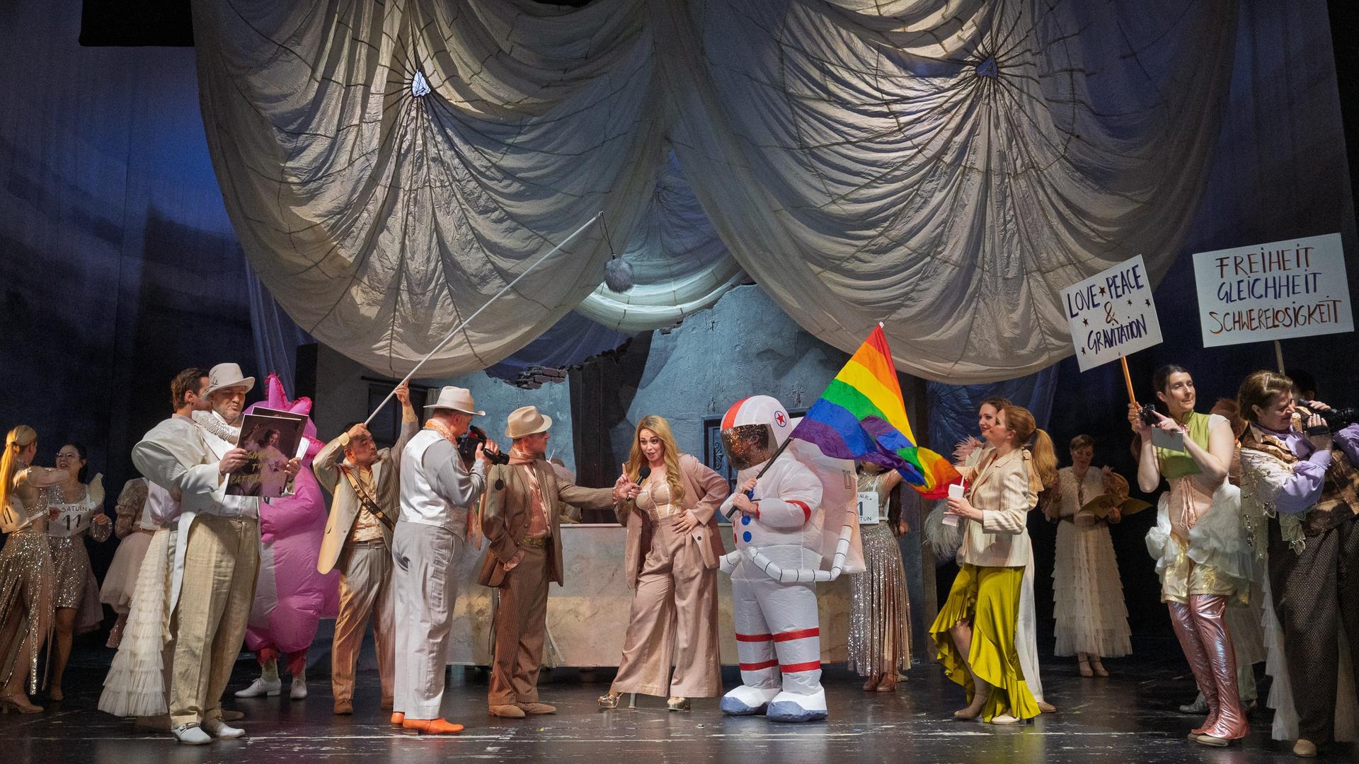 Frau Luna erlebt Premiere im Landestheater in Neustrelitz