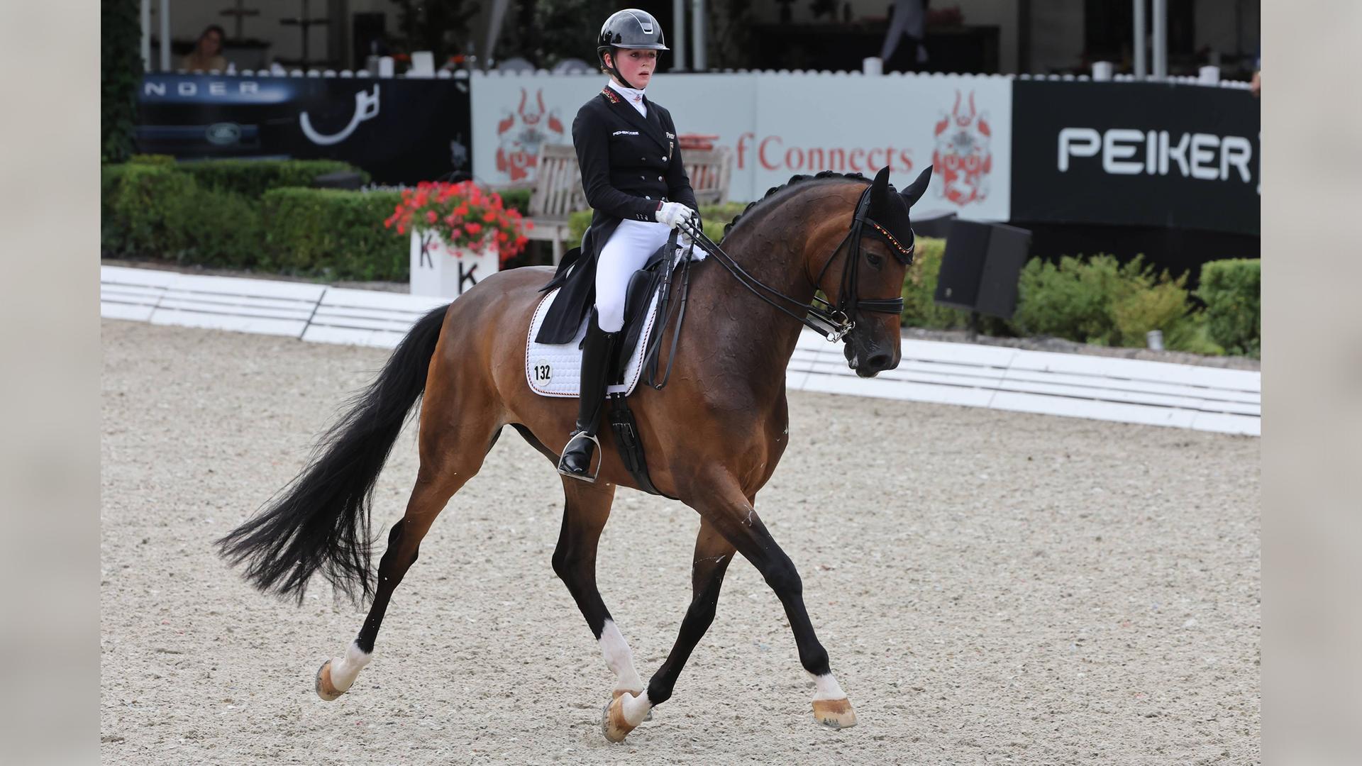 Rose Oatley mit Pferd Sommernacht | IMAGO, Rene Schulz