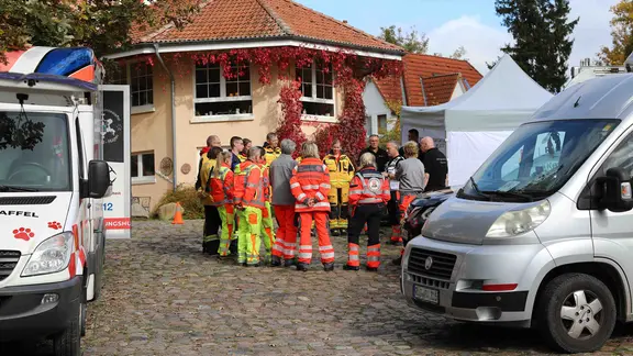 Mitglieder des Rettungshundeteams. | Stefan Tretropp Mitglieder des Rettungshundeteams.