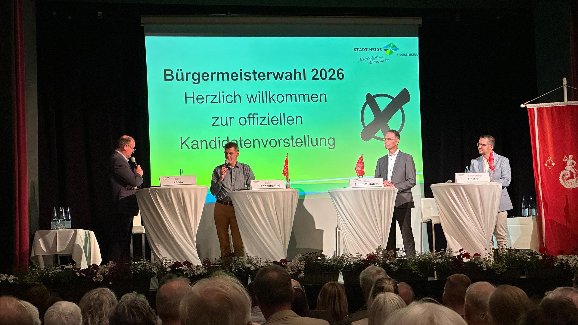 Bürgermeisterdebatte im Stadttheater in Heide. | NDR, Ben Armstrong