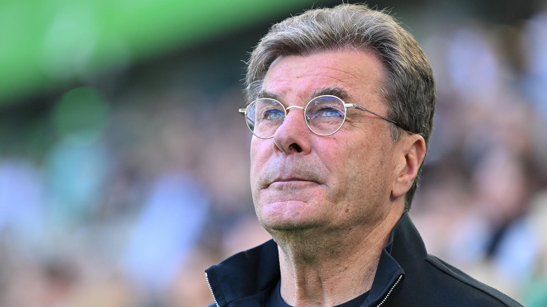 Trainer Dieter Hecking vom VfL Wolfsburg  | picture alliance/dpa | Swen Pförtner