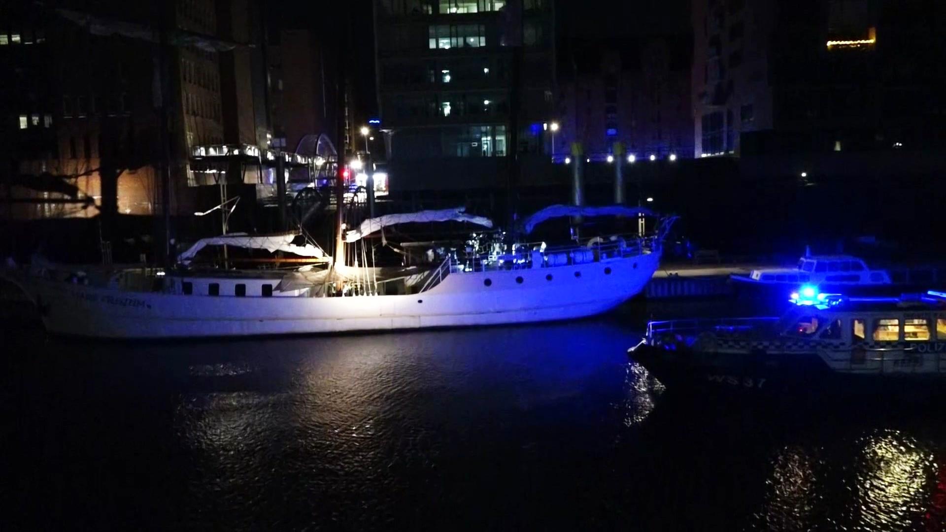 Feuer auf Museumsschiff „Mare Frisium“ in der Hafencity