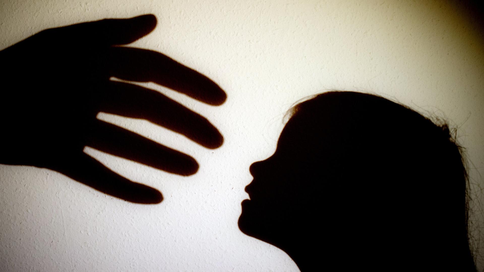 Zahl der Anrufe bei Kinderschutz-Hotline in MV gestiegen