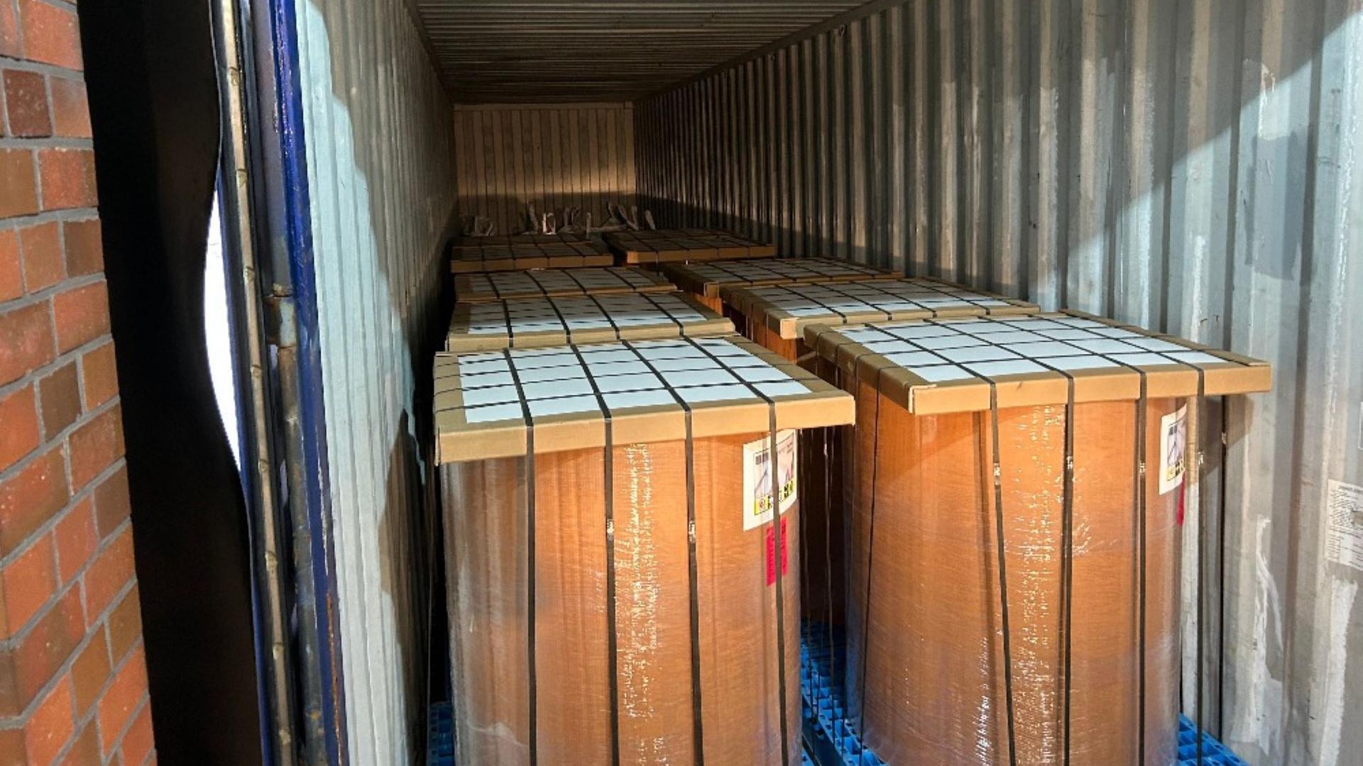 Eine große Menge Heroin ist versteckt in einem Seecontainer gefunden worden. | Zollfahndungsamt Hannover