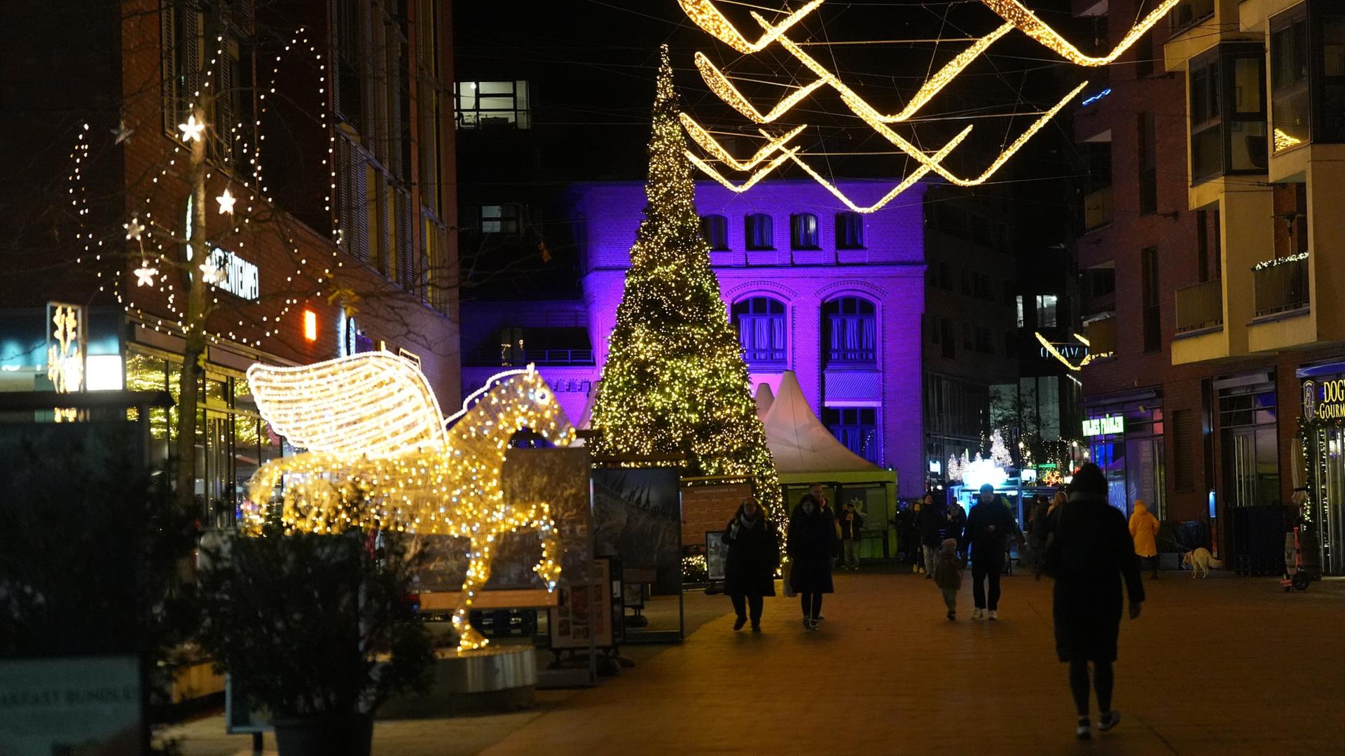 Weihnachten in Hamburg: Mehr Gäste, aber weniger Geld für Geschenke