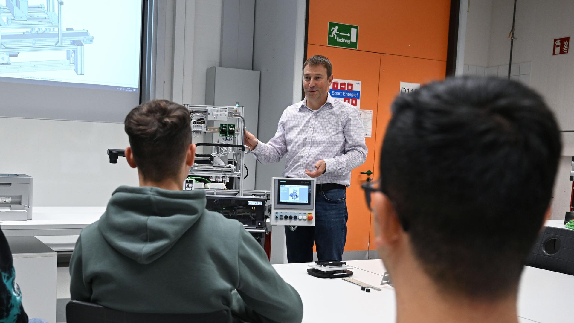 Berufsschullehrer: Hälfte wird nach Ausbildung nicht übernommen