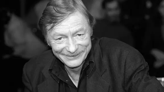 Otto Sander - Charakterkopf mit sonorer Stimme | ndr.de