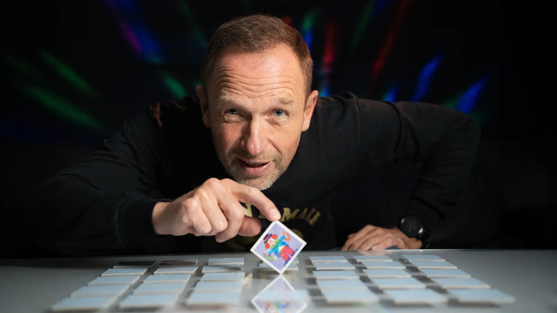 "Jan deckt auf!" Spielen und gewinnen Sie mit Jan Bastick