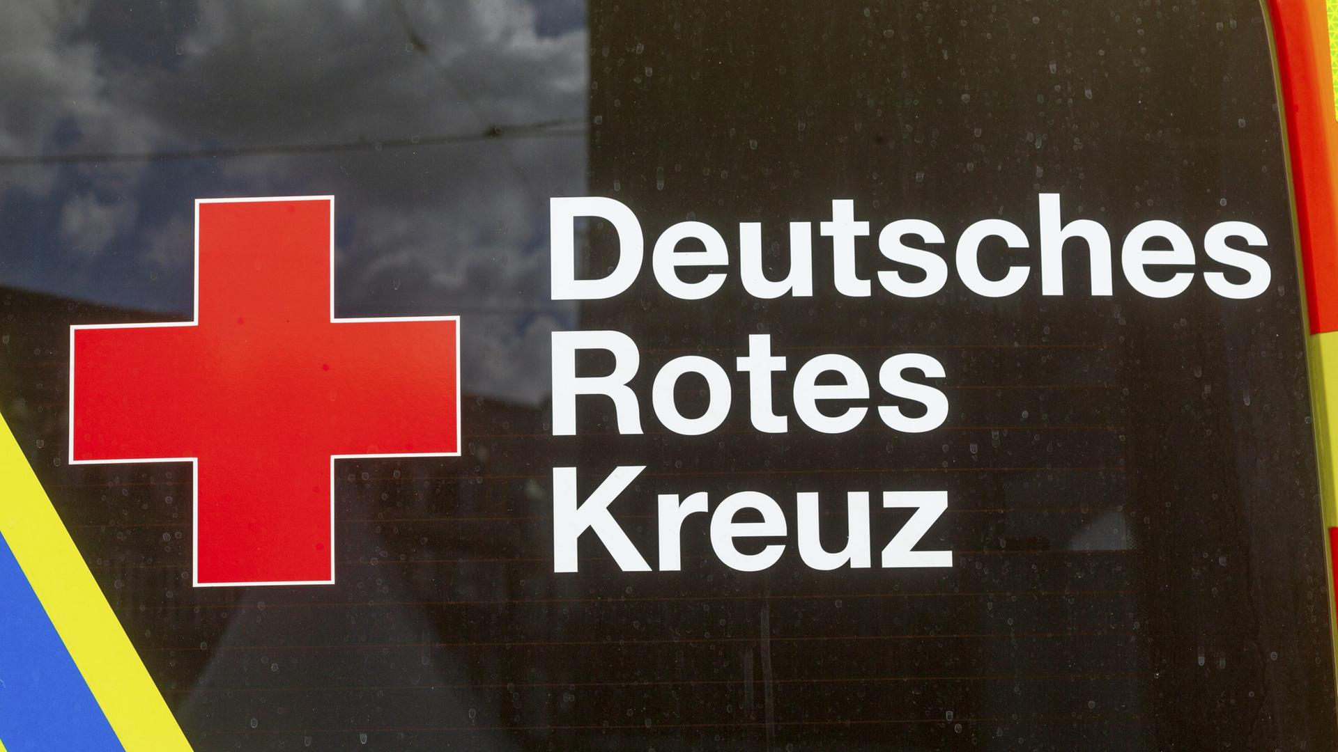 Auf einer Autoscheibe steht 