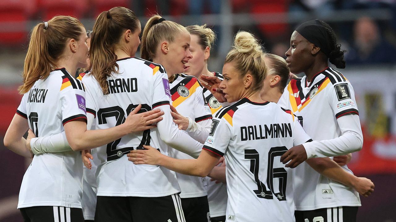 Dritter Sieg im dritten Spiel - DFB-Frauen besiegen Österreich klar