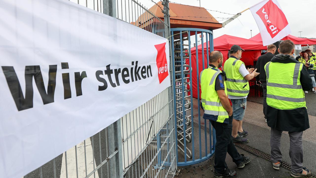 Ver.di hat zum Warnstreik an den Seehäfen aufgerufen