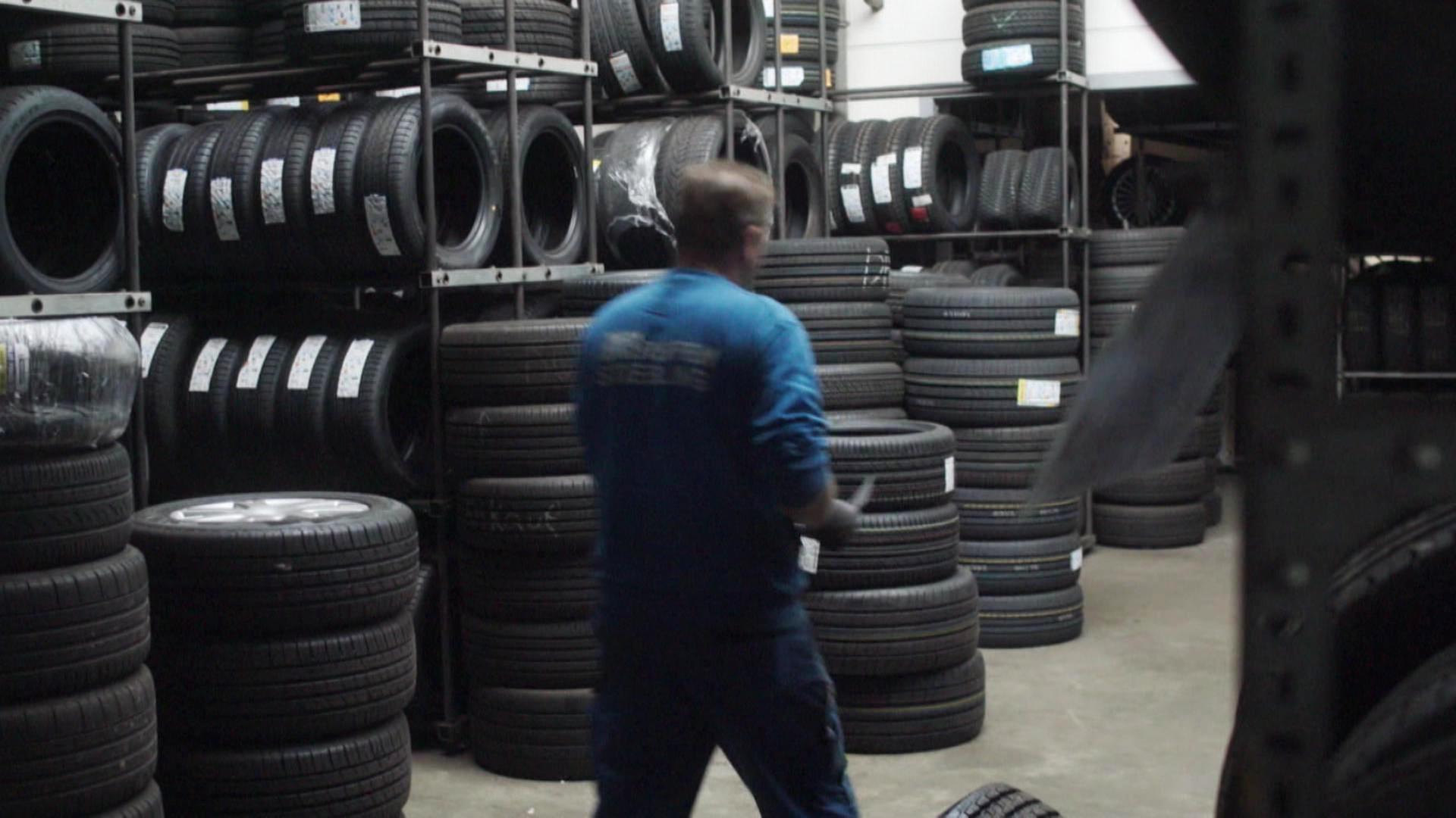 Einbrecher sollen Reifen im Wert von 600.000 Euro gestohlen haben