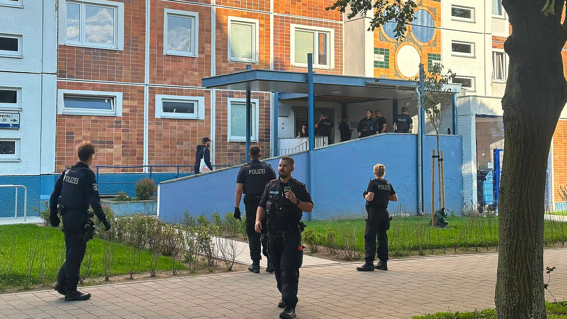 Vorfall in Rostock-Schmarl: Mann bedroht andere mit Messer