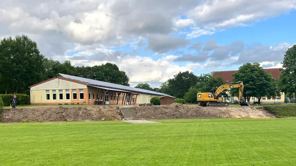 Bauarbeiten im Fritz-Reuter-Sportpark in Siedenbollentin haben begonnen.