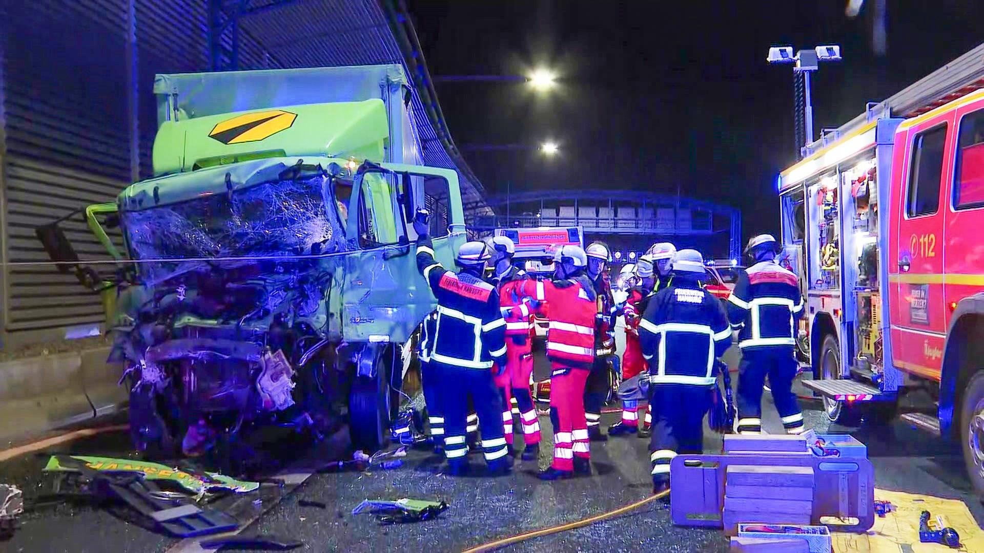 A7-Sperrung in Hamburg aufgehoben – aber langer Stau nach Unfall