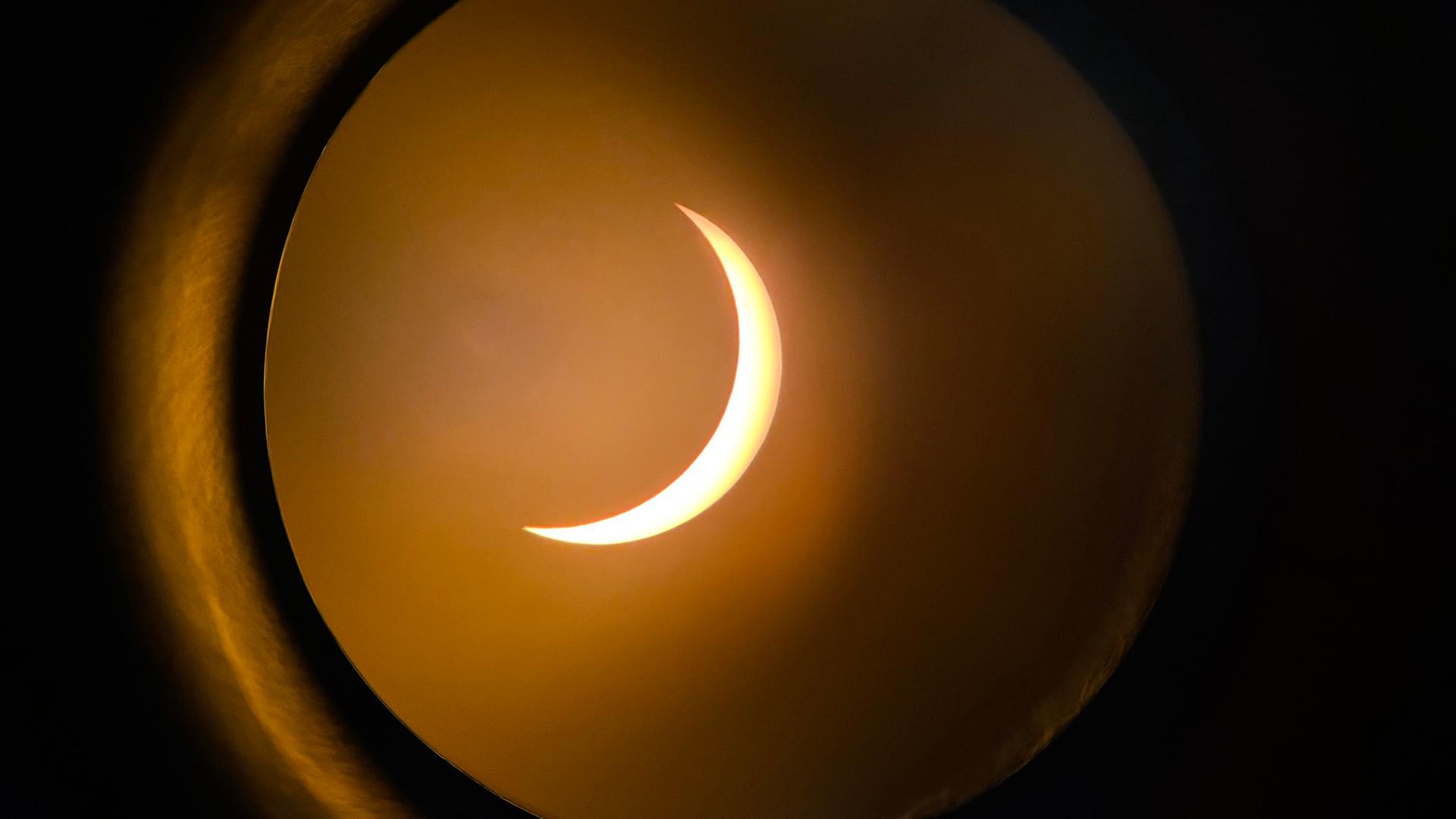 Partielle Sonnenfinsternis 2026 über Niedersachsen: Der Mond schiebt sich vor die Sonne | NDR, Sabine Erven